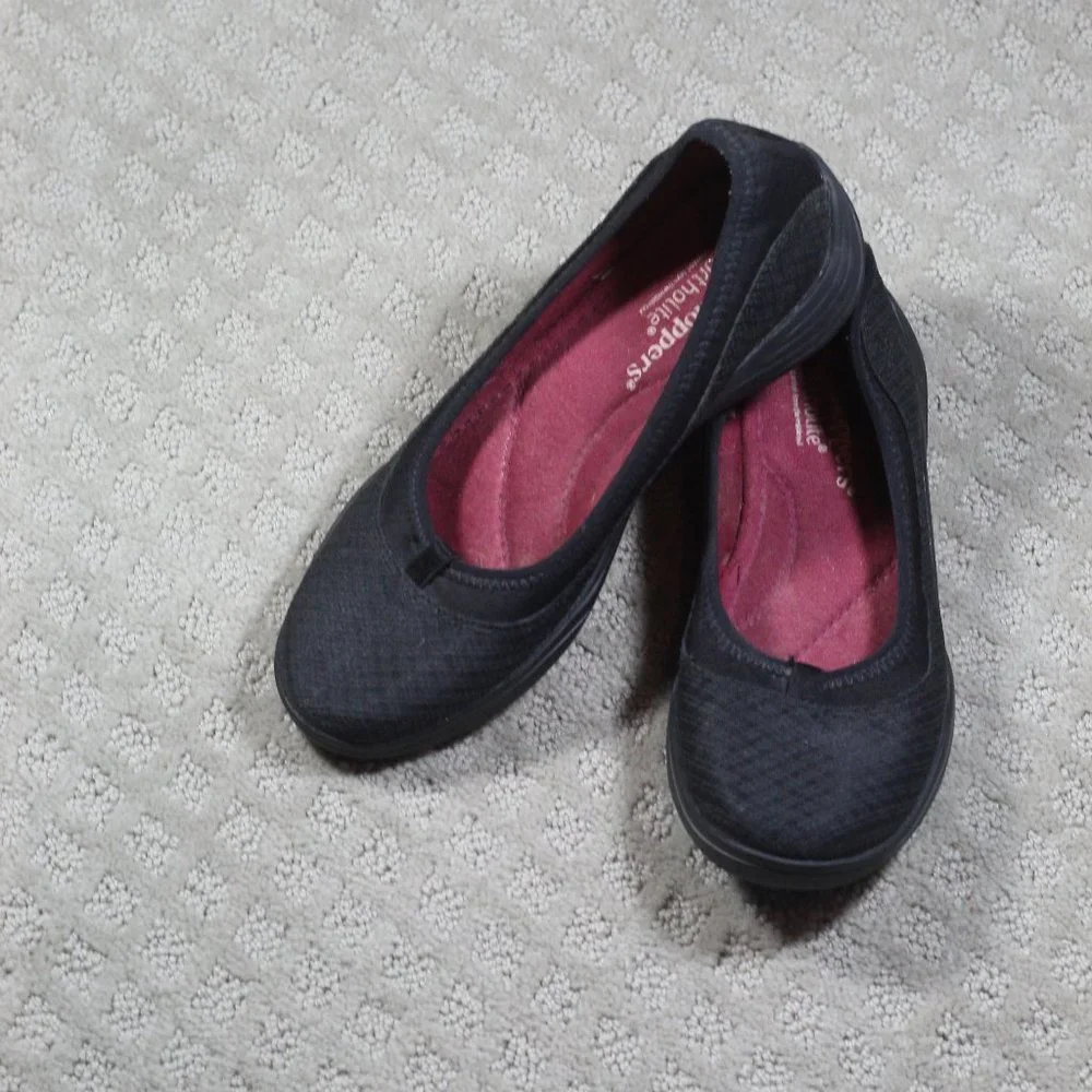 Grasshoppers Size 6 Ortholite Black Slip-On Sneakers